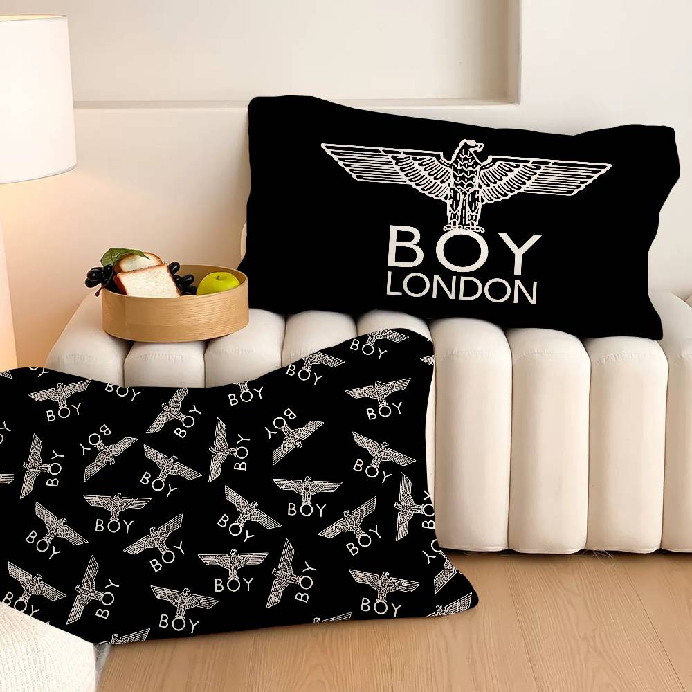 مناشف ووسائد كرتونية كلاسيكية  - مراجعة Home Textiles London وسعره